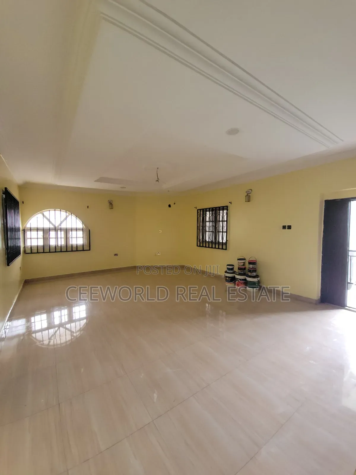 3bdrm Apartment in Kolapo Ishola Gra, Akobo for rent in Akobo