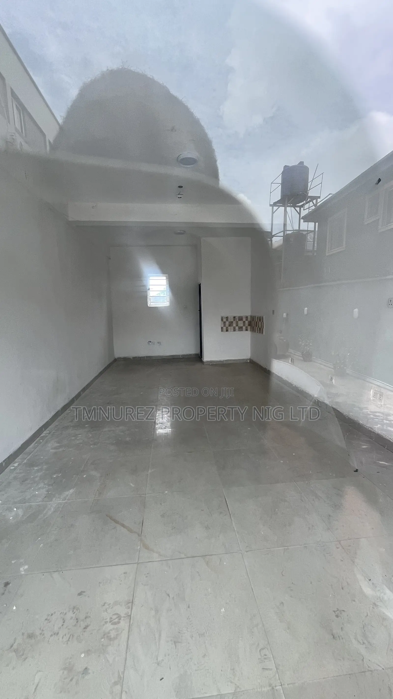 Show Room Shop for Rent in Ado / Ajah