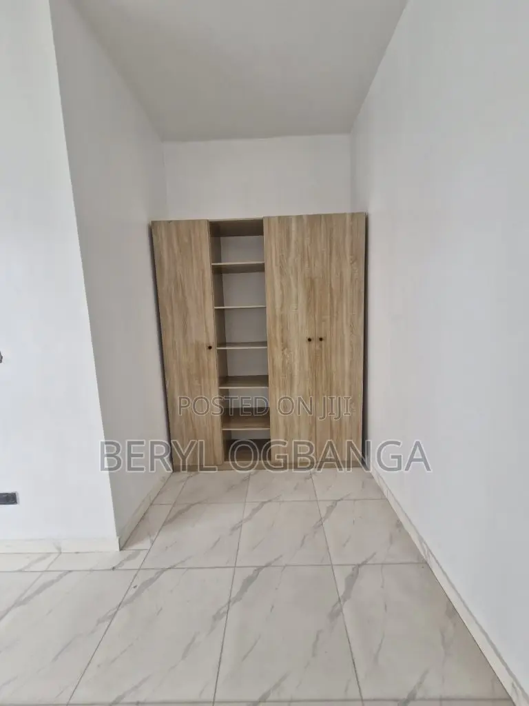 3bdrm Duplex in Ikota for sale in Ikota