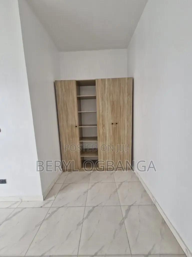 3bdrm Duplex in Ikota for sale in Ikota