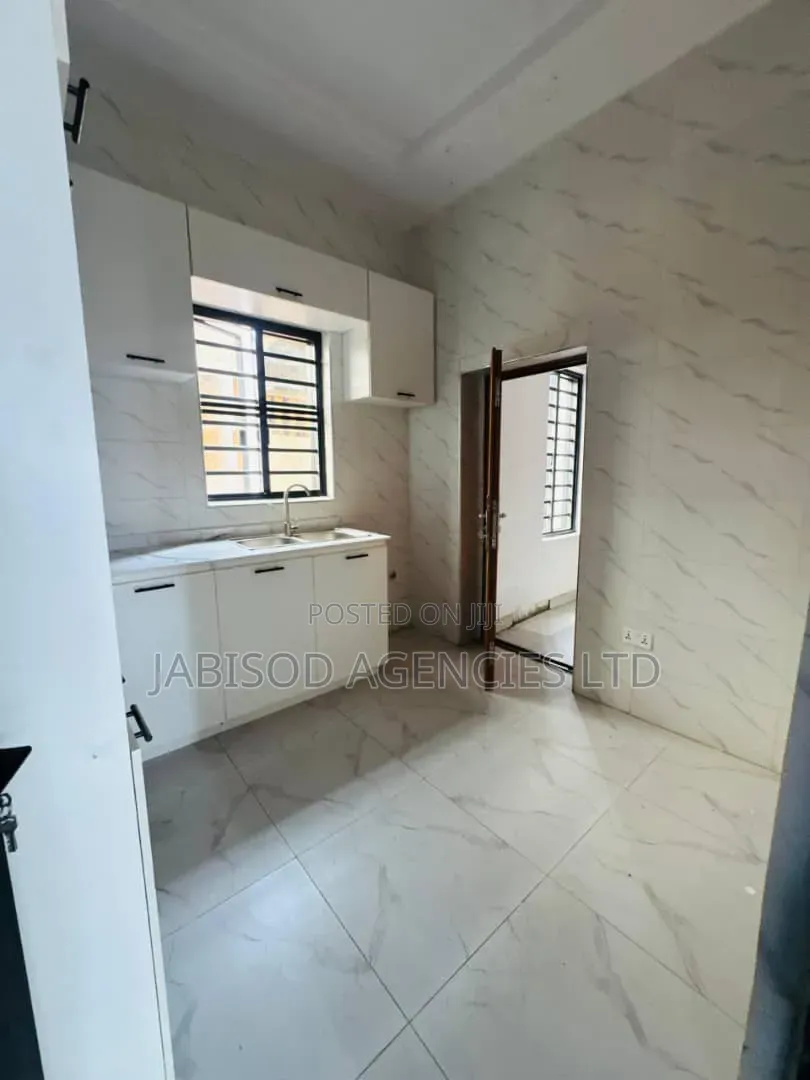 3bdrm Block of Flats in Aderibigbe, Masha for rent in Masha