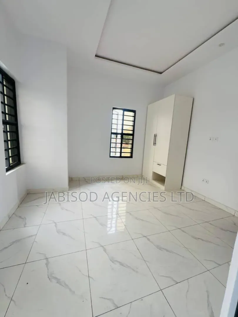 3bdrm Block of Flats in Aderibigbe, Masha for rent in Masha