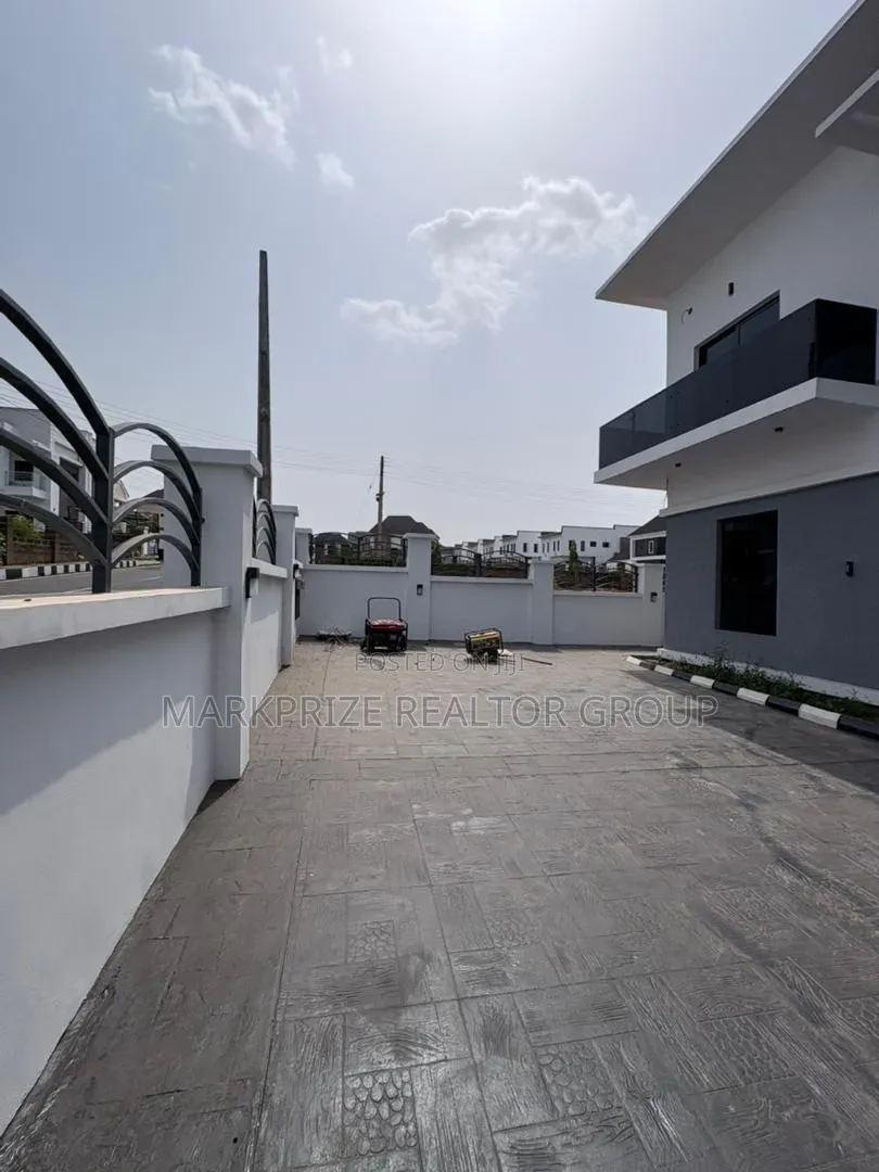 Furnished 5bdrm Duplex in Kolapo Ishola Gra for sale in Akobo