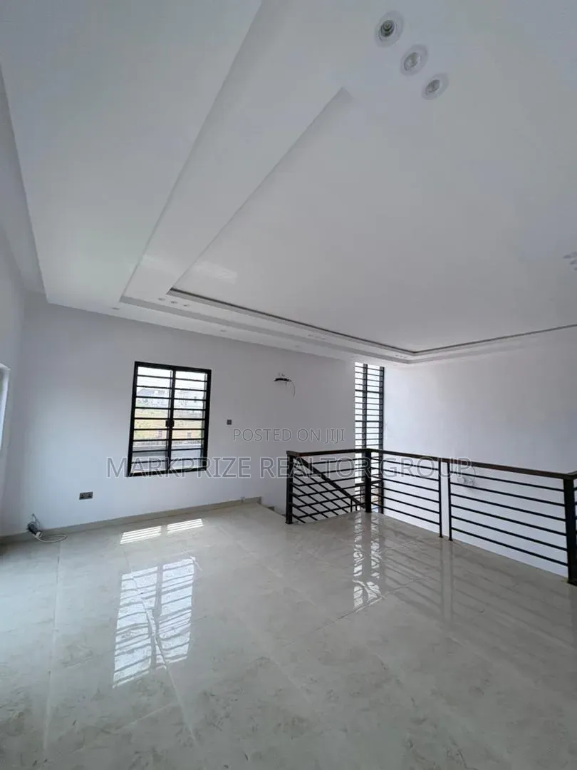 Furnished 5bdrm Duplex in Kolapo Ishola Gra for sale in Akobo