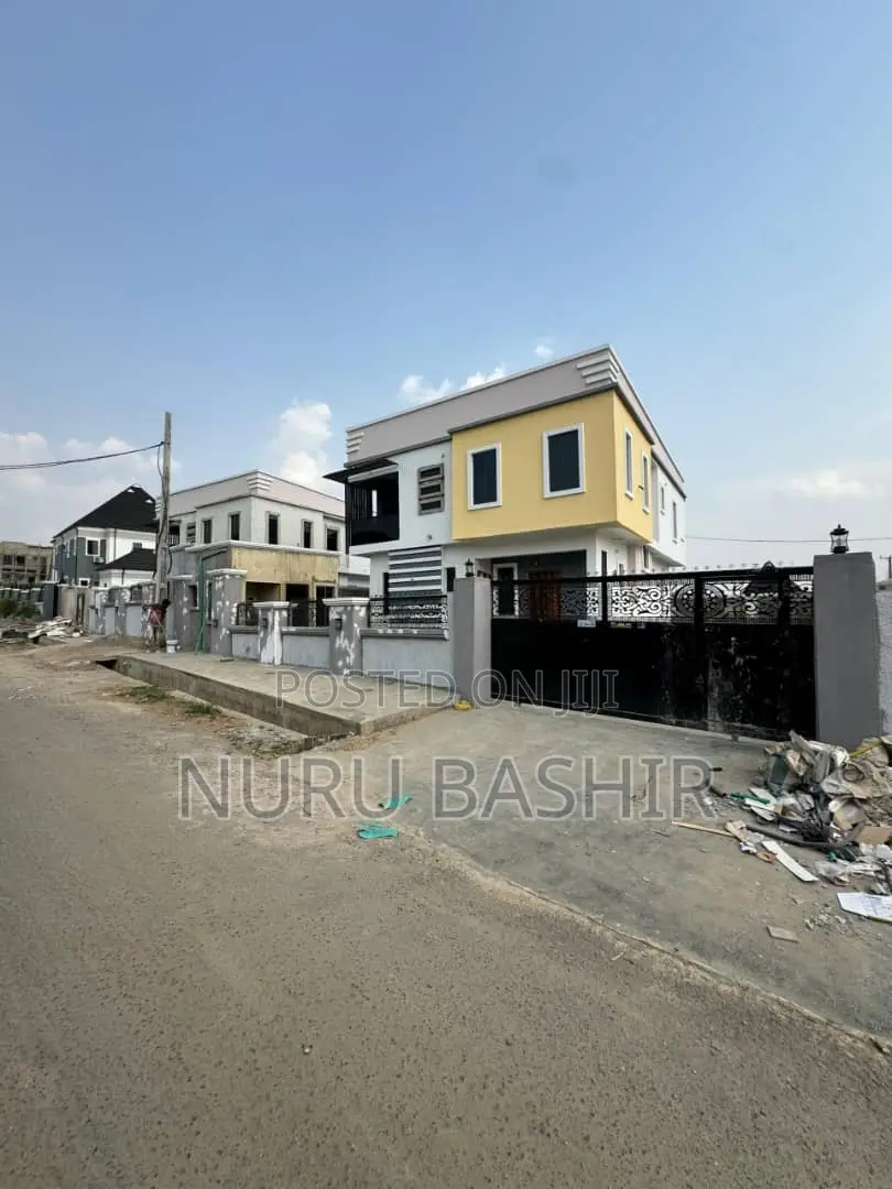 4bdrm Duplex in Carlton Gate Estate, Akobo for sale in Akobo