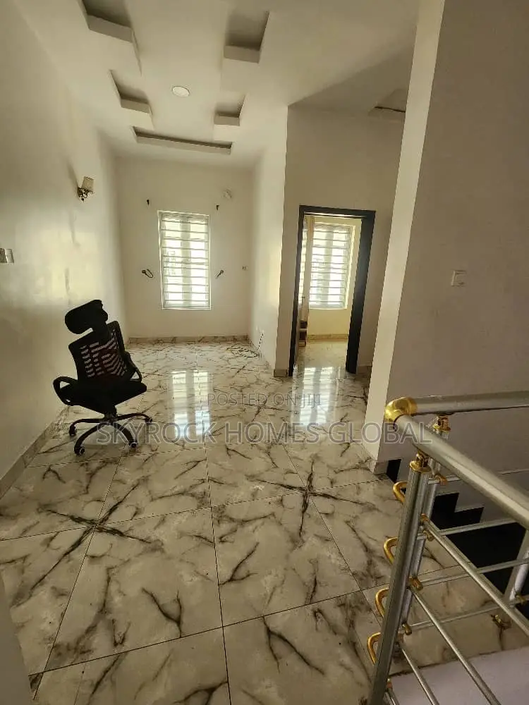 4bdrm Duplex in Ikota for sale in Ikota