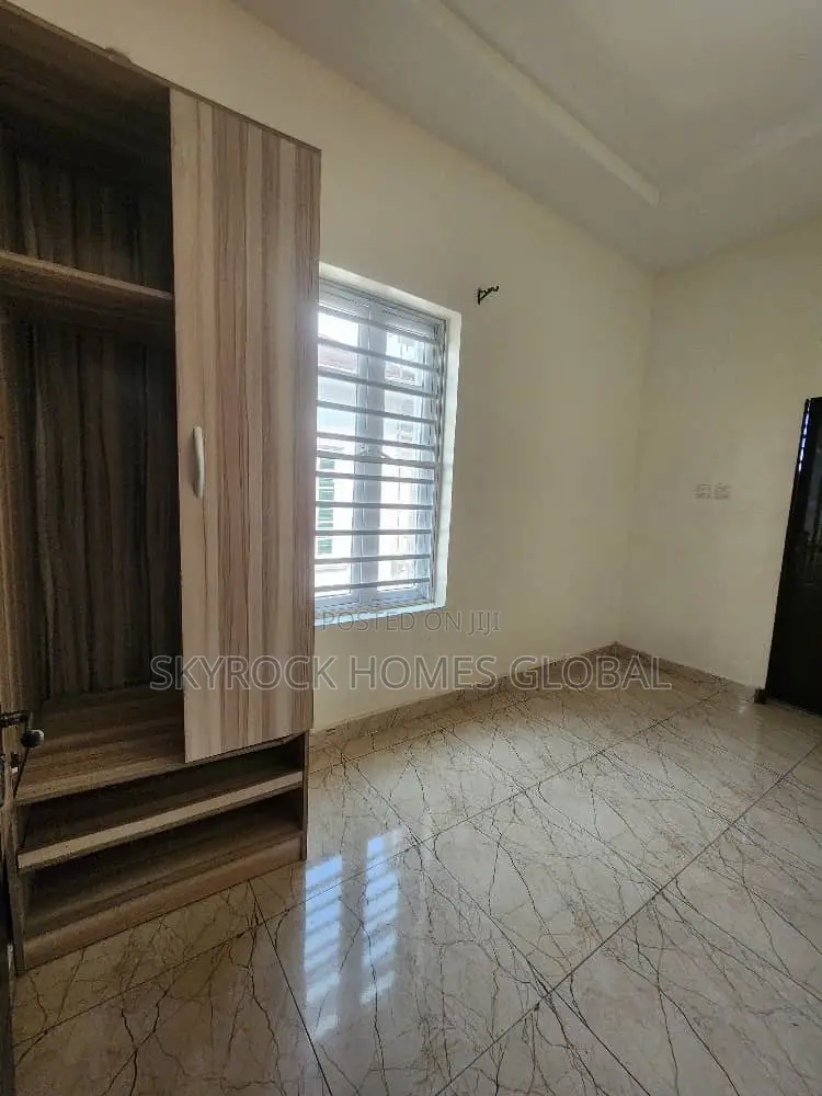 4bdrm Duplex in Ikota for sale in Ikota
