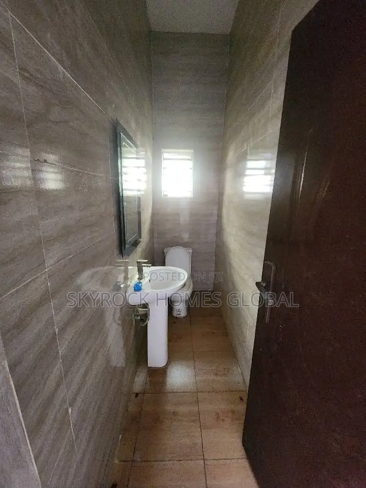 4bdrm Duplex in Ikota for sale in Ikota