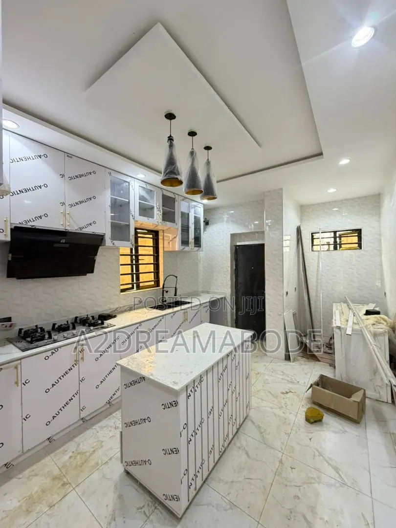 5bdrm Duplex in Magodo Phase 1 for sale in GRA Phase 1