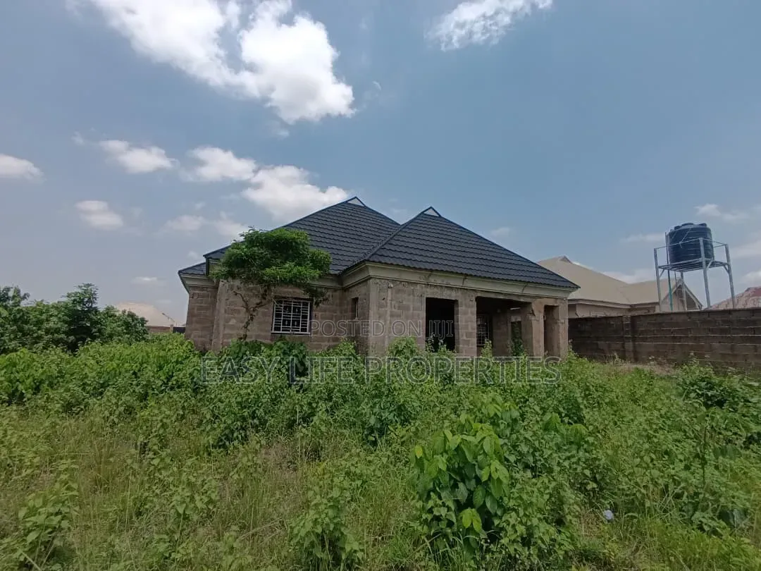 4bdrm Bungalow in Gbadewole, Akobo for sale in Akobo