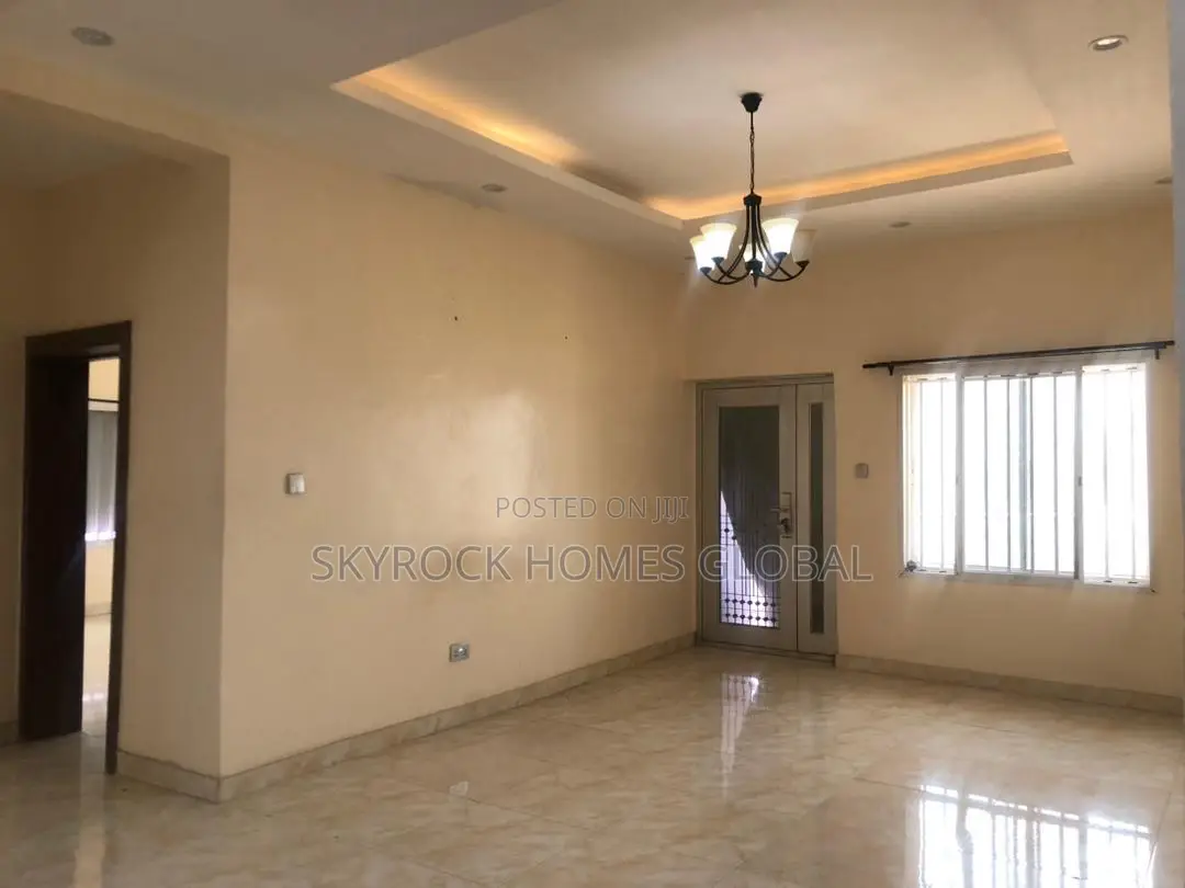 2bdrm Block of Flats in Ikate for rent in Ikate