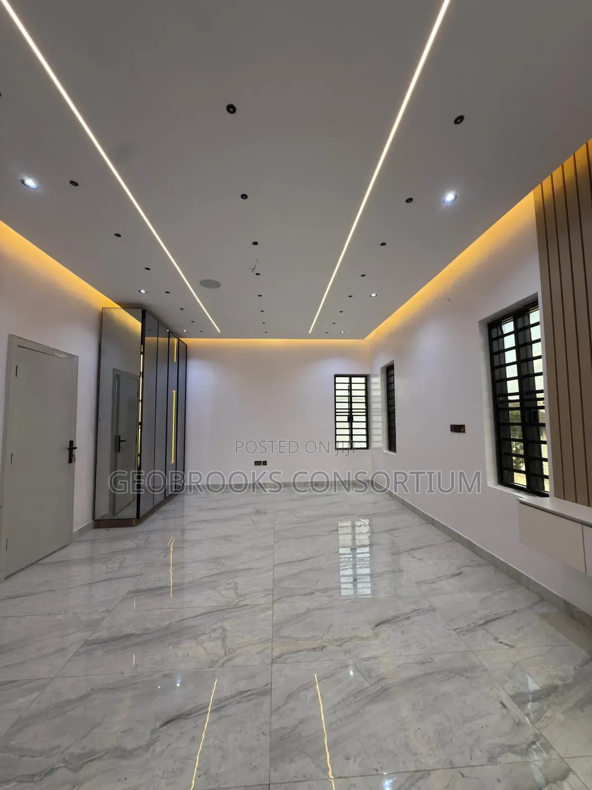 4bdrm Duplex in Agodi Gra for sale in Agodi