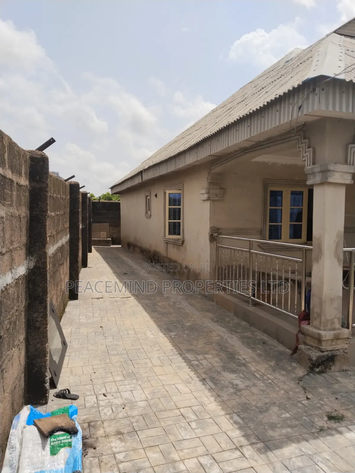 3bdrm Bungalow in Omotosho Estate By, Ifo for sale in Ifo