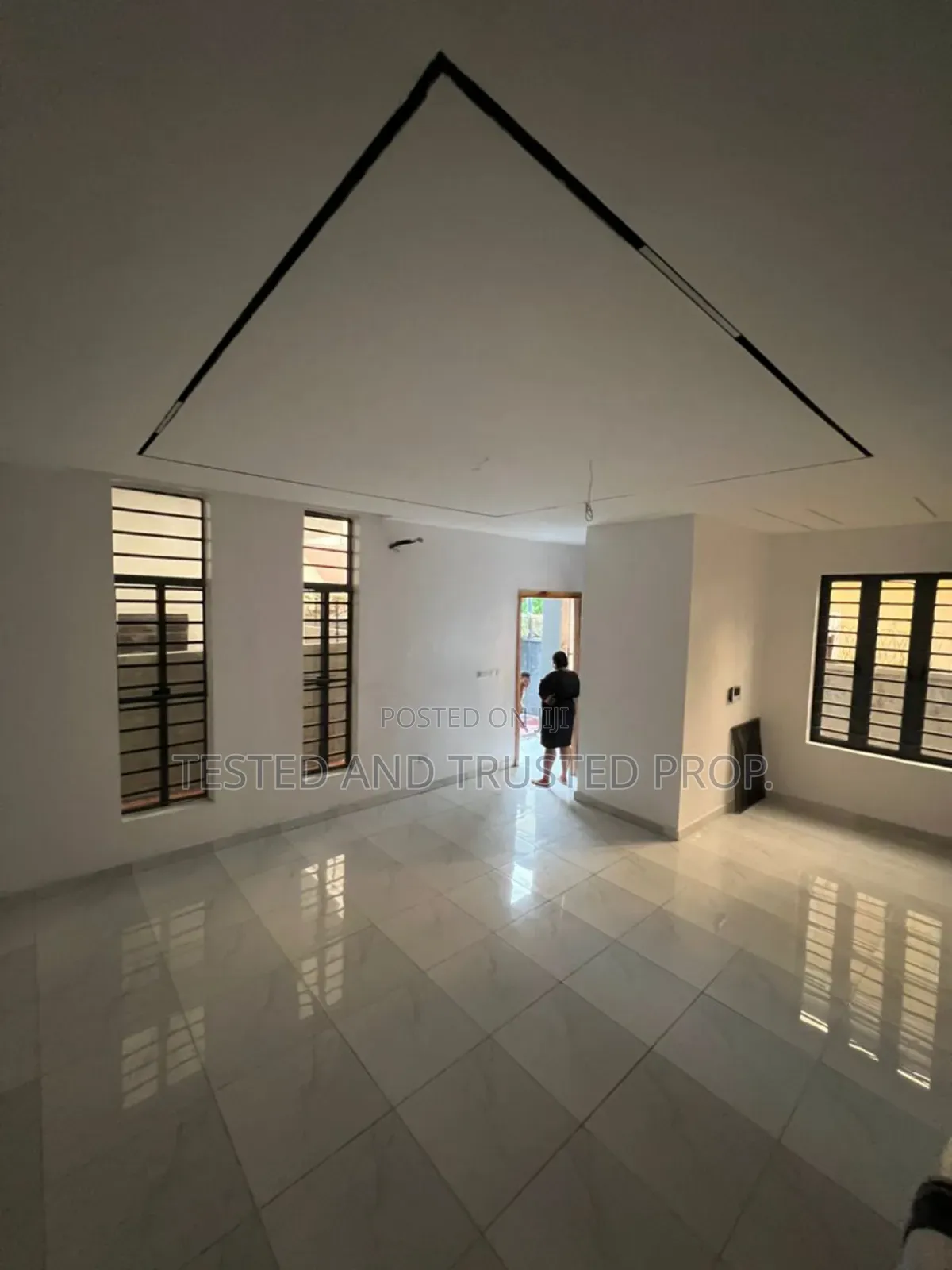 4bdrm Duplex in Agungi for rent in Agungi