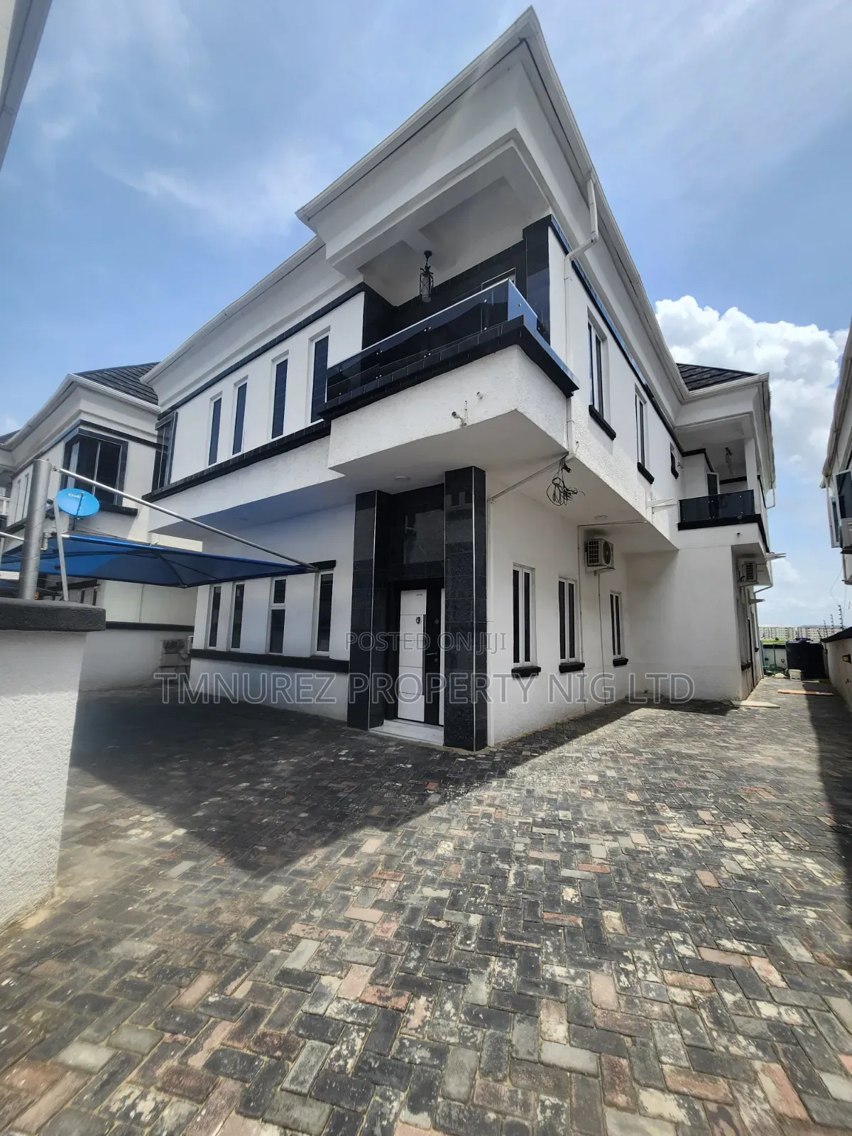 5bdrm Duplex in Chevron for rent in Chevron