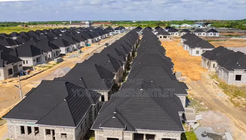 Fully Finished 4/3 Bedroom Bungalow With Easy 12 Months Spread in Lekki Expressway