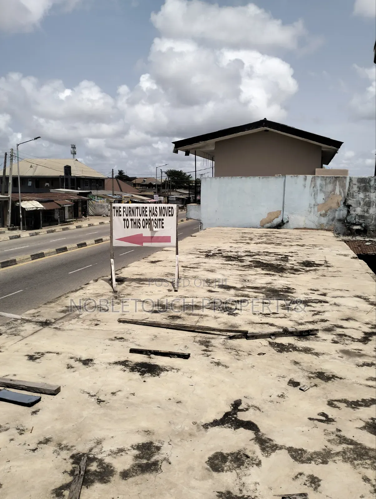 5bdrm Bungalow in First Gate Bus Stop for sale in Iba / Ojo