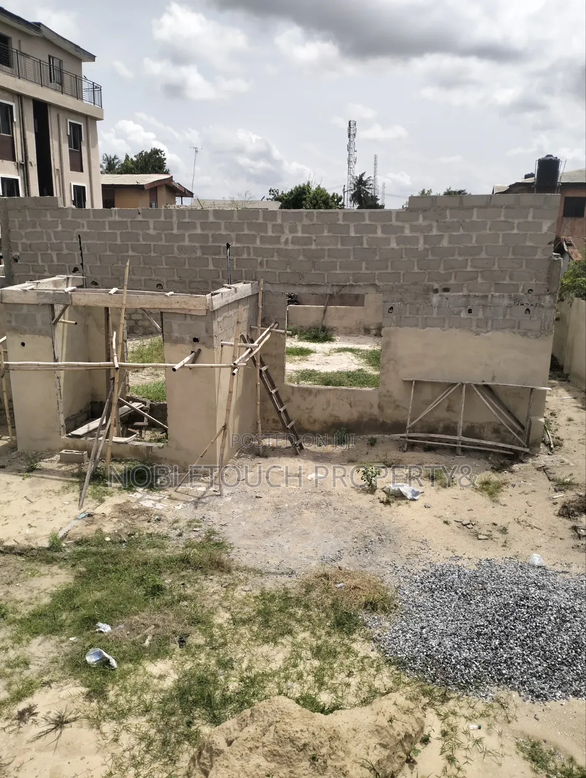 5bdrm Bungalow in First Gate Bus Stop for sale in Iba / Ojo