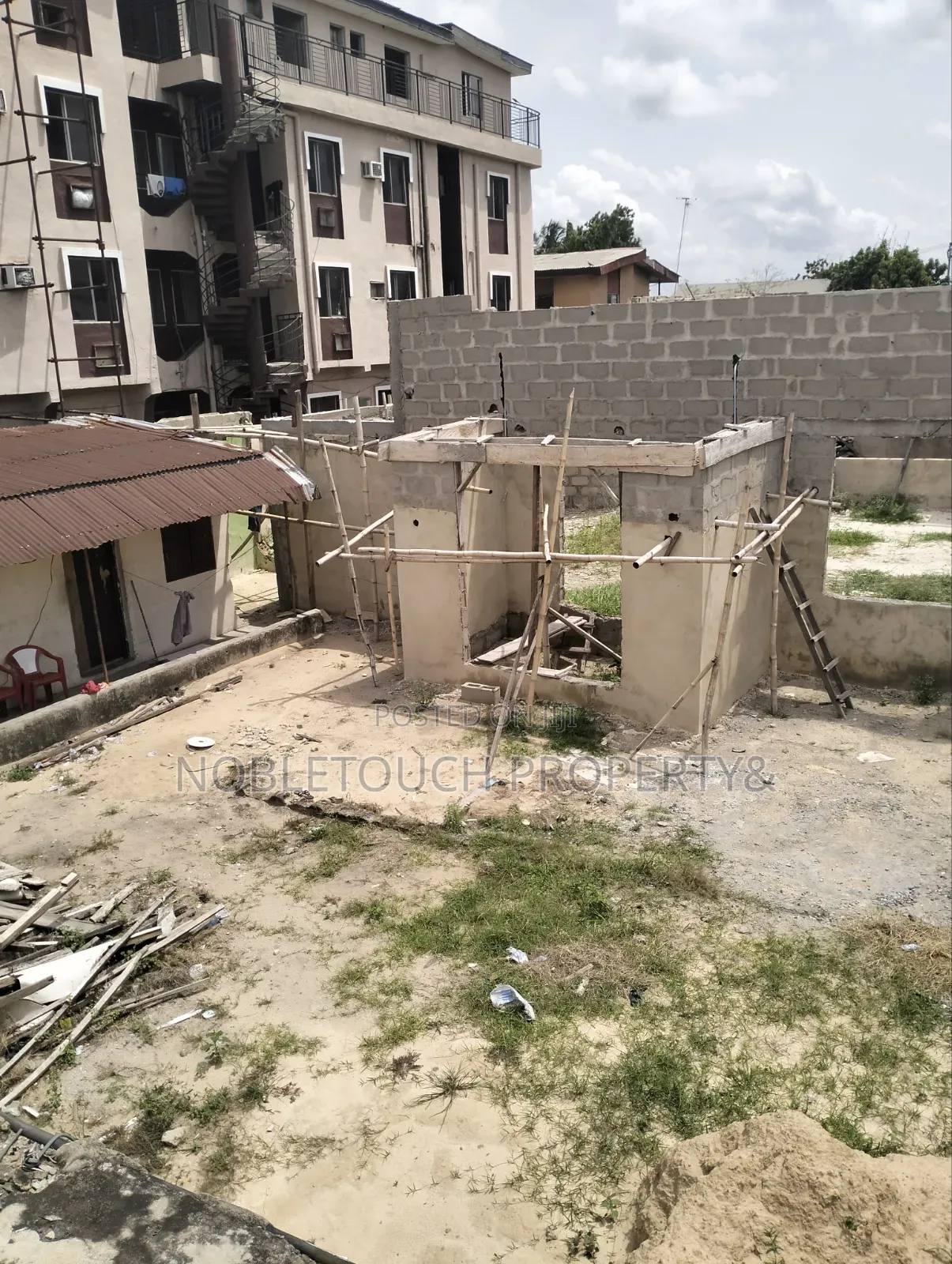 5bdrm Bungalow in First Gate Bus Stop for sale in Iba / Ojo