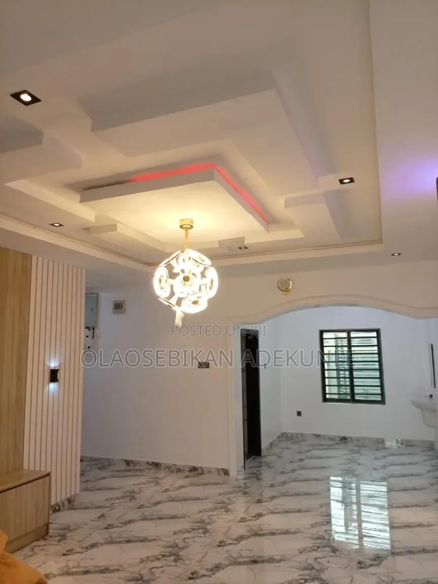 2bdrm Apartment in Akala Express, Oluyole for rent in Oluyole