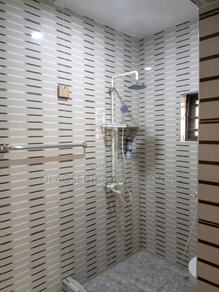2bdrm Apartment in Akala Express, Oluyole for rent in Oluyole