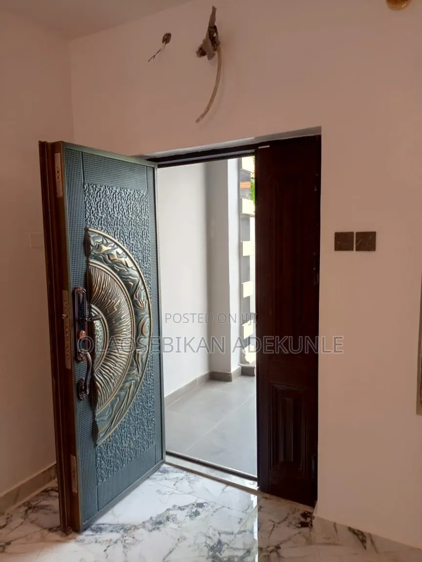 2bdrm Apartment in Akala Express, Oluyole for rent in Oluyole