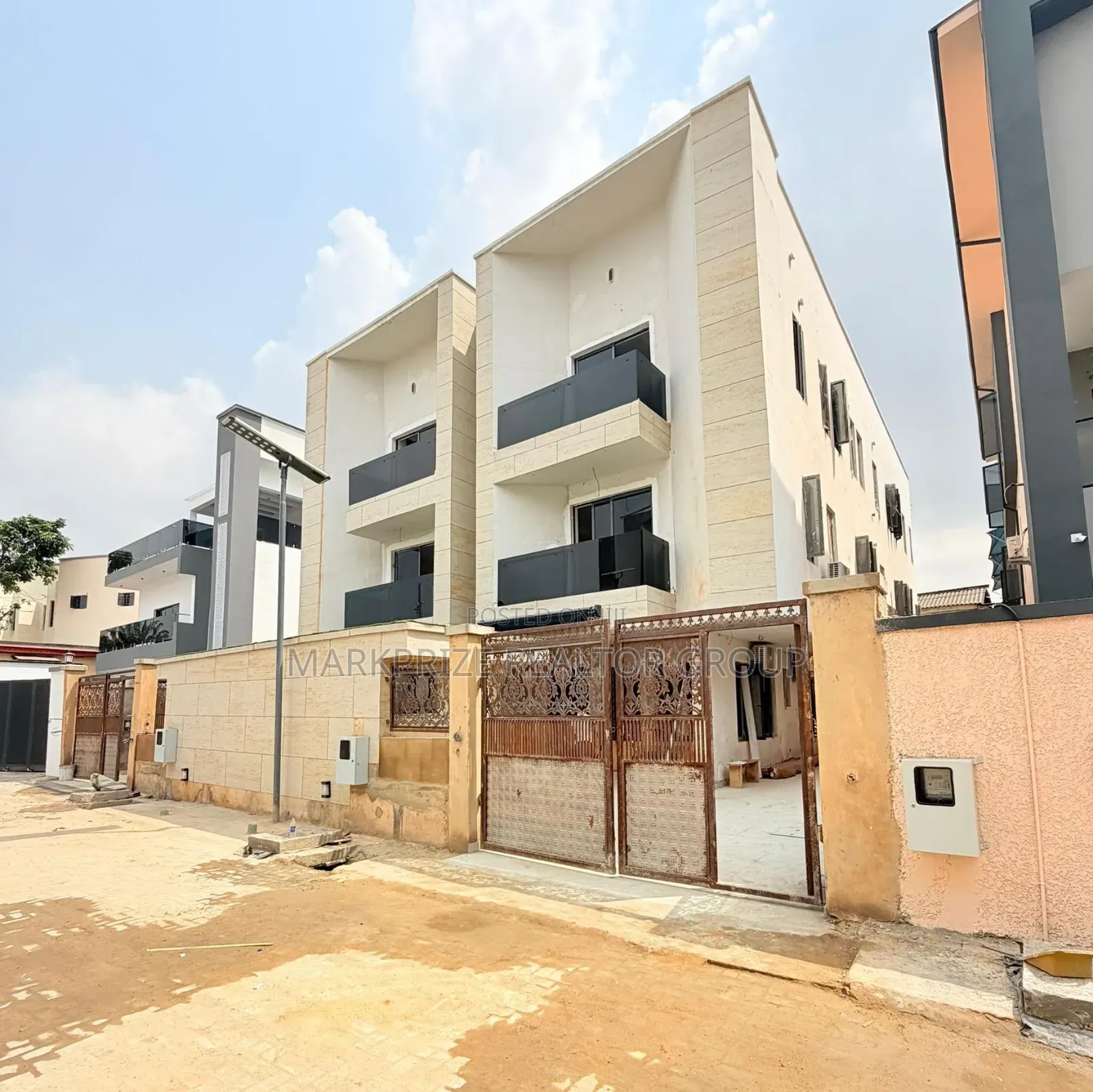 4bdrm Duplex in Ikeja Gra Lagos for sale in Ikeja GRA