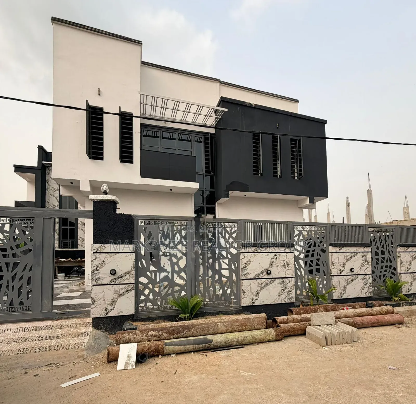 4bdrm Duplex in Ikeja Gra Lagos for sale in Ikeja GRA