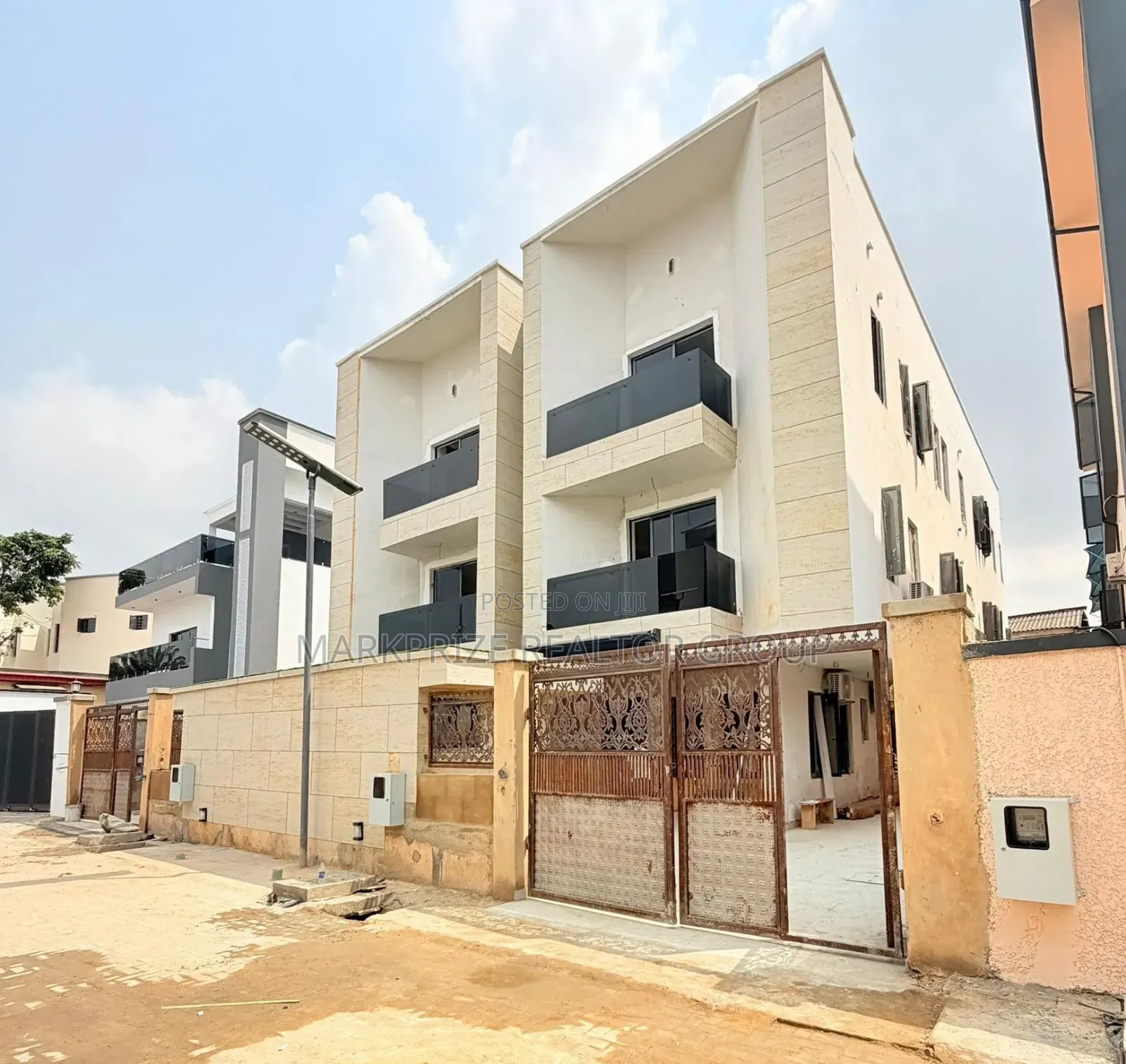 4bdrm Duplex in Ikeja Gra Lagos for sale in Ikeja GRA