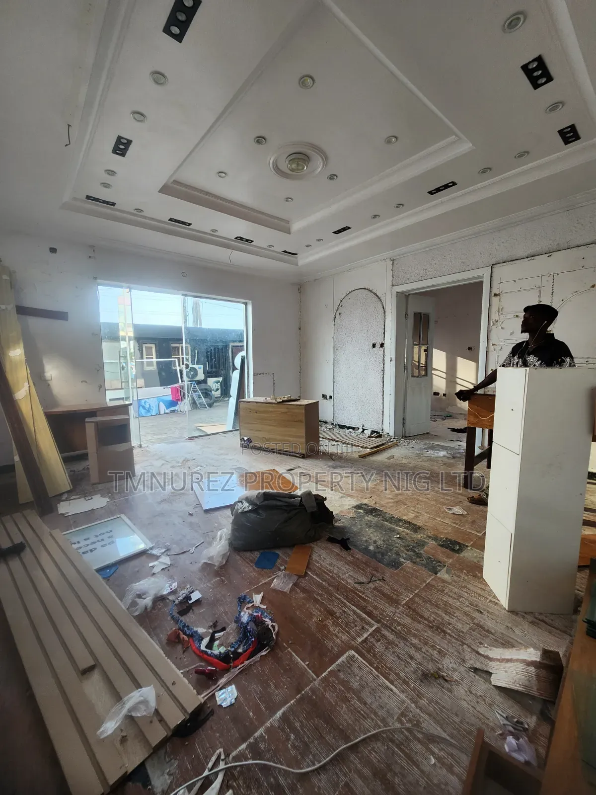 Groundfloor Shop for Rent in a Busy Road Lekki Phase1 in Lekki Phase 1