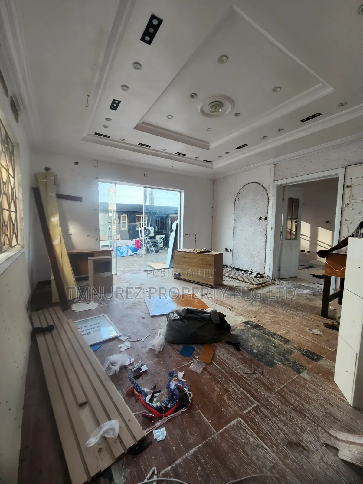 Groundfloor Shop for Rent in a Busy Road Lekki Phase1 in Lekki Phase 1