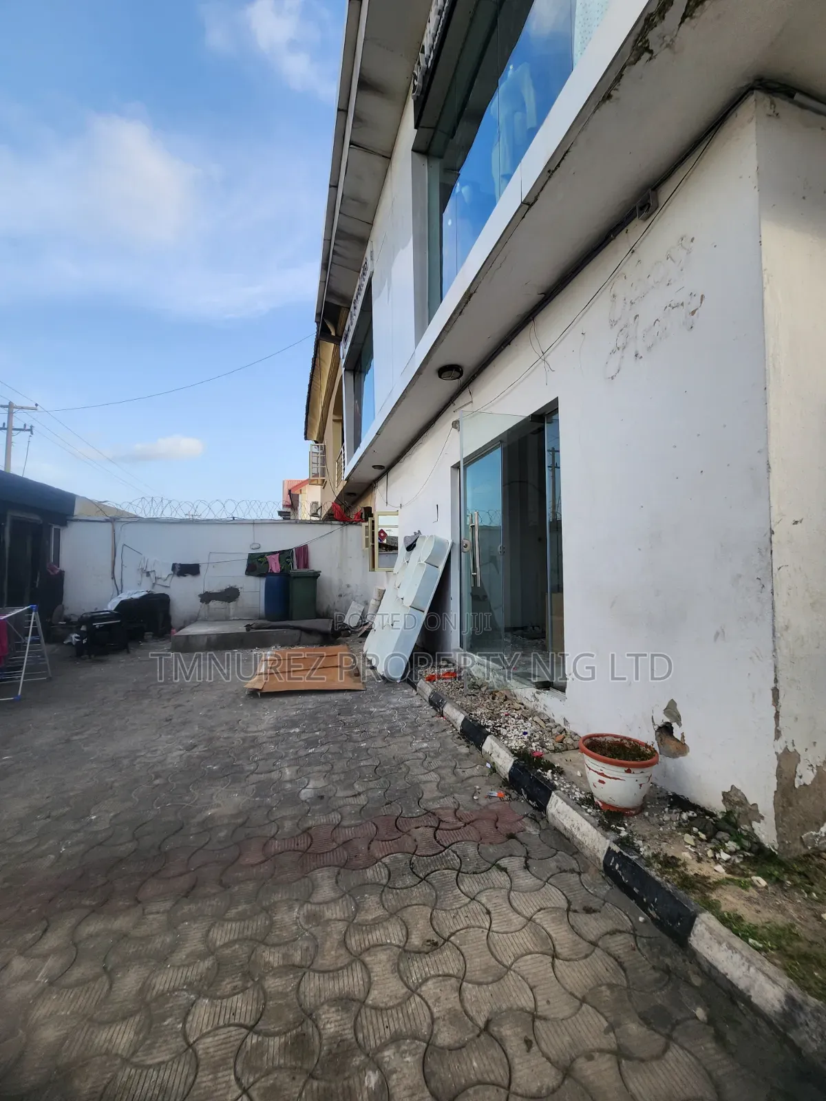 Groundfloor Shop for Rent in a Busy Road Lekki Phase1 in Lekki Phase 1