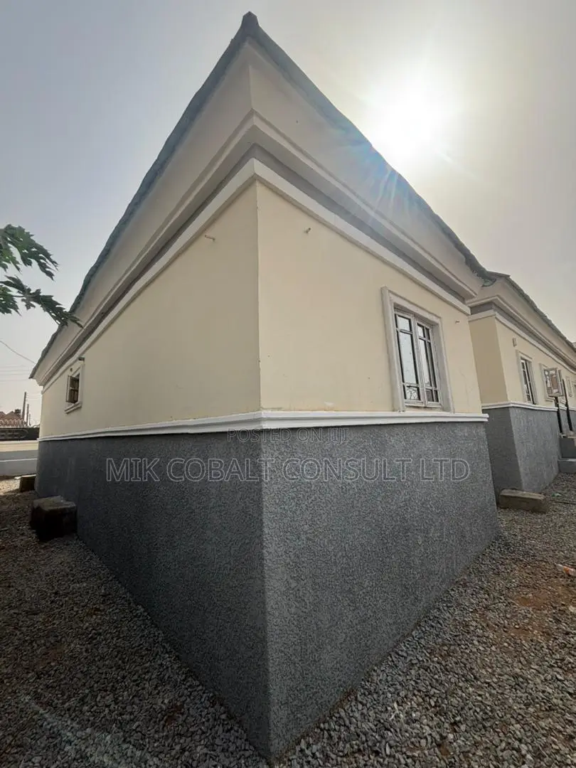 5bdrm Bungalow in Etisalat Estate, Lugbe District for sale in Lugbe District