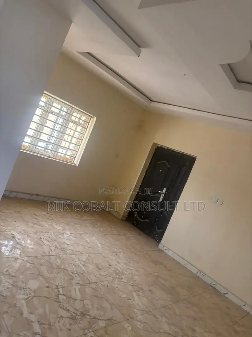 5bdrm Bungalow in Etisalat Estate, Lugbe District for sale in Lugbe District