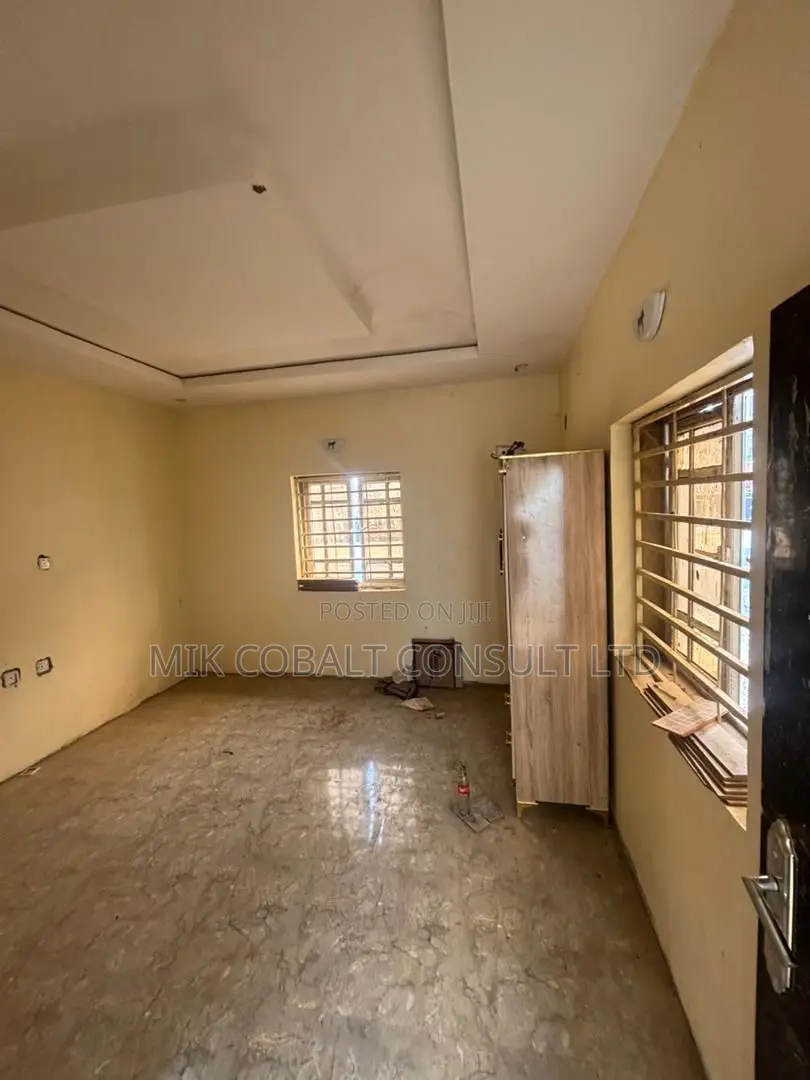 5bdrm Bungalow in Etisalat Estate, Lugbe District for sale in Lugbe District