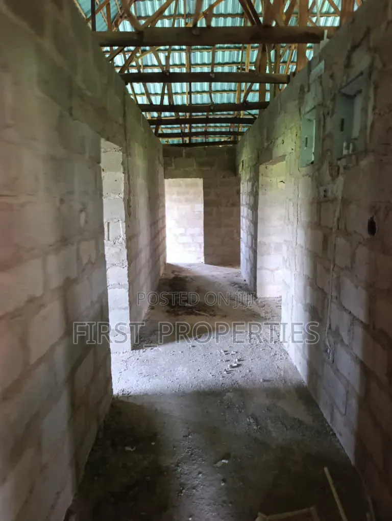 4bdrm Bungalow in Gbadewole Idi Ape, Oyo for sale in Oyo