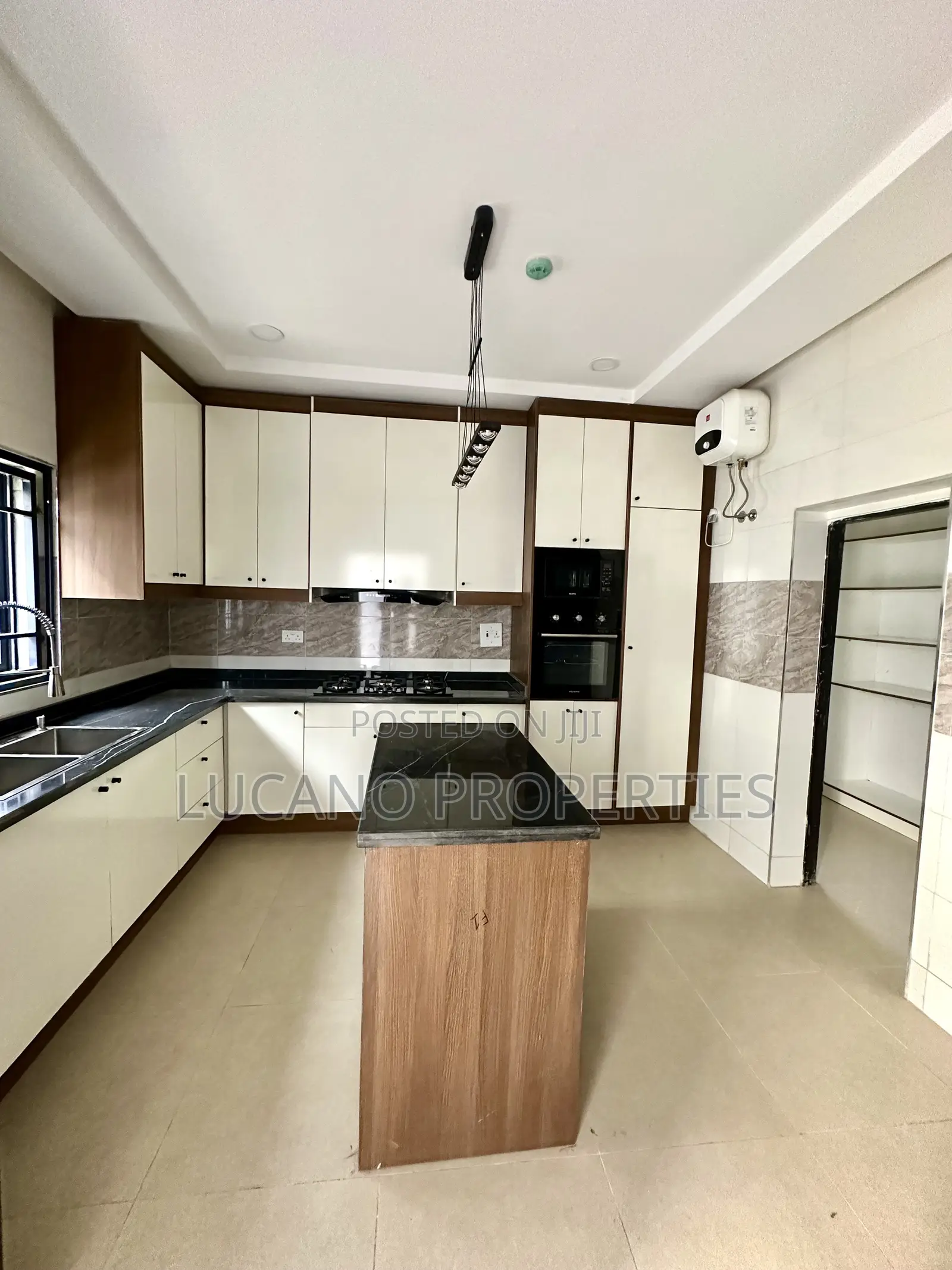 Furnished 4bdrm Townhouse / Terrace in Wuye District for rent in Wuye