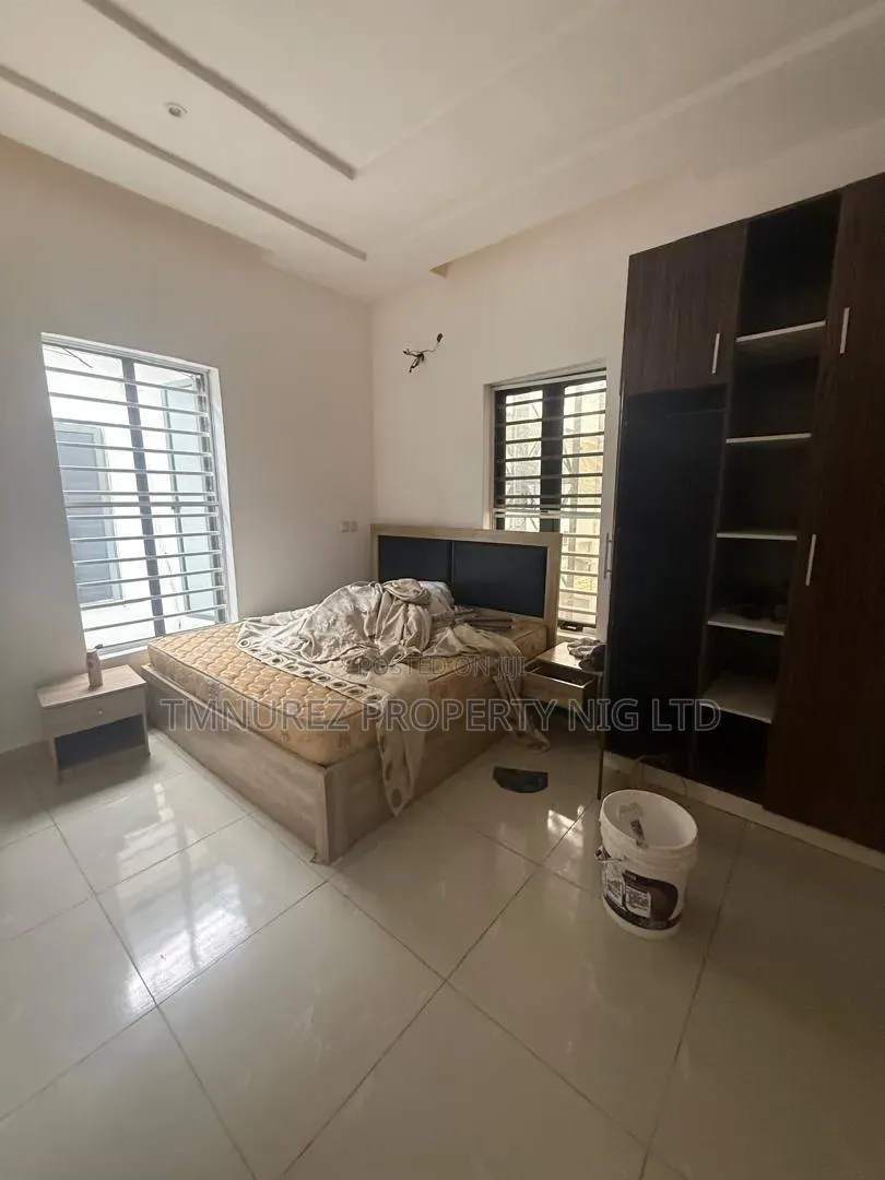 4bdrm Duplex in Chevron for rent in Chevron