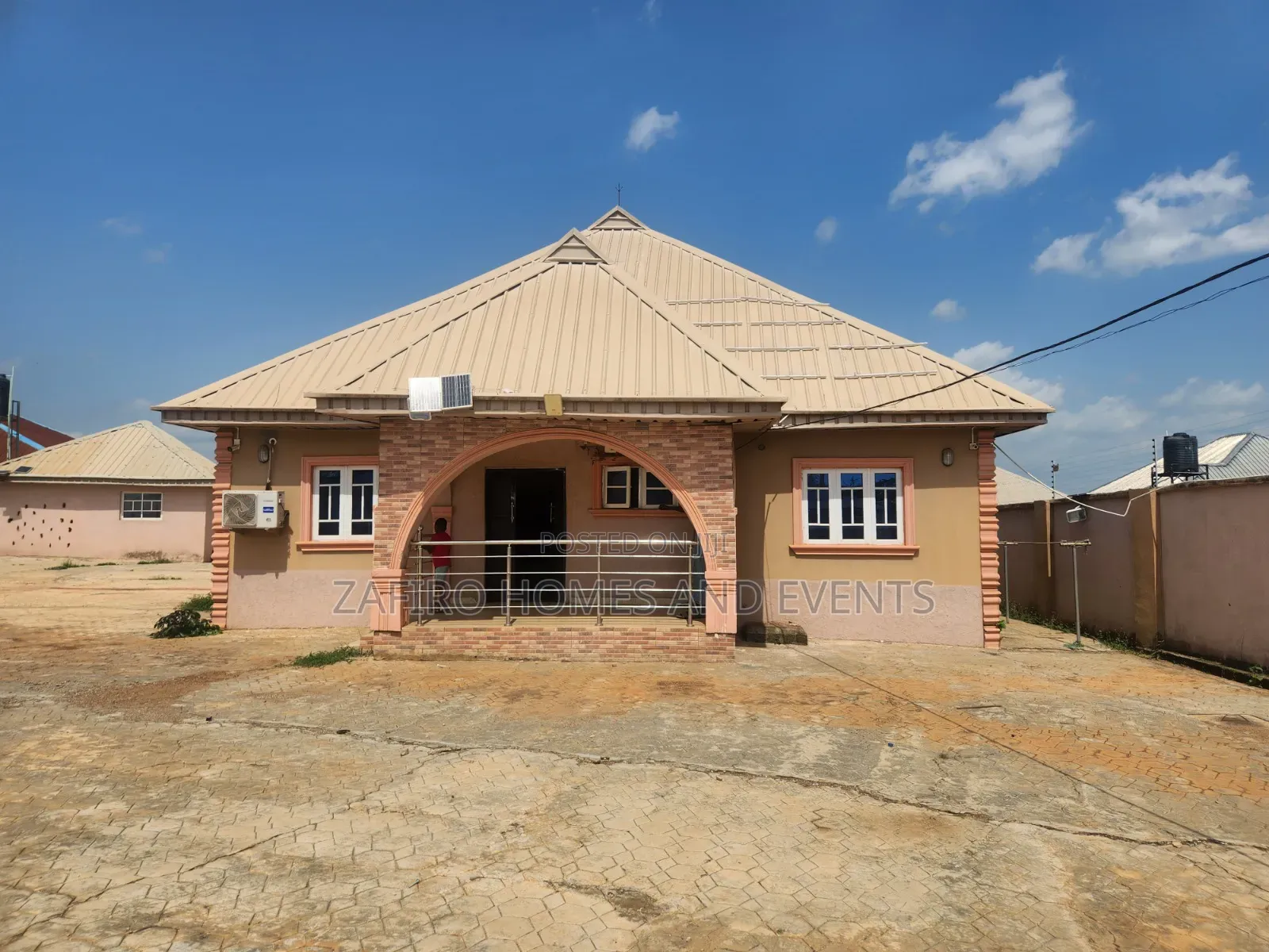 3bdrm Bungalow in Olorunda Abaa, Ibadan for sale in Ibadan