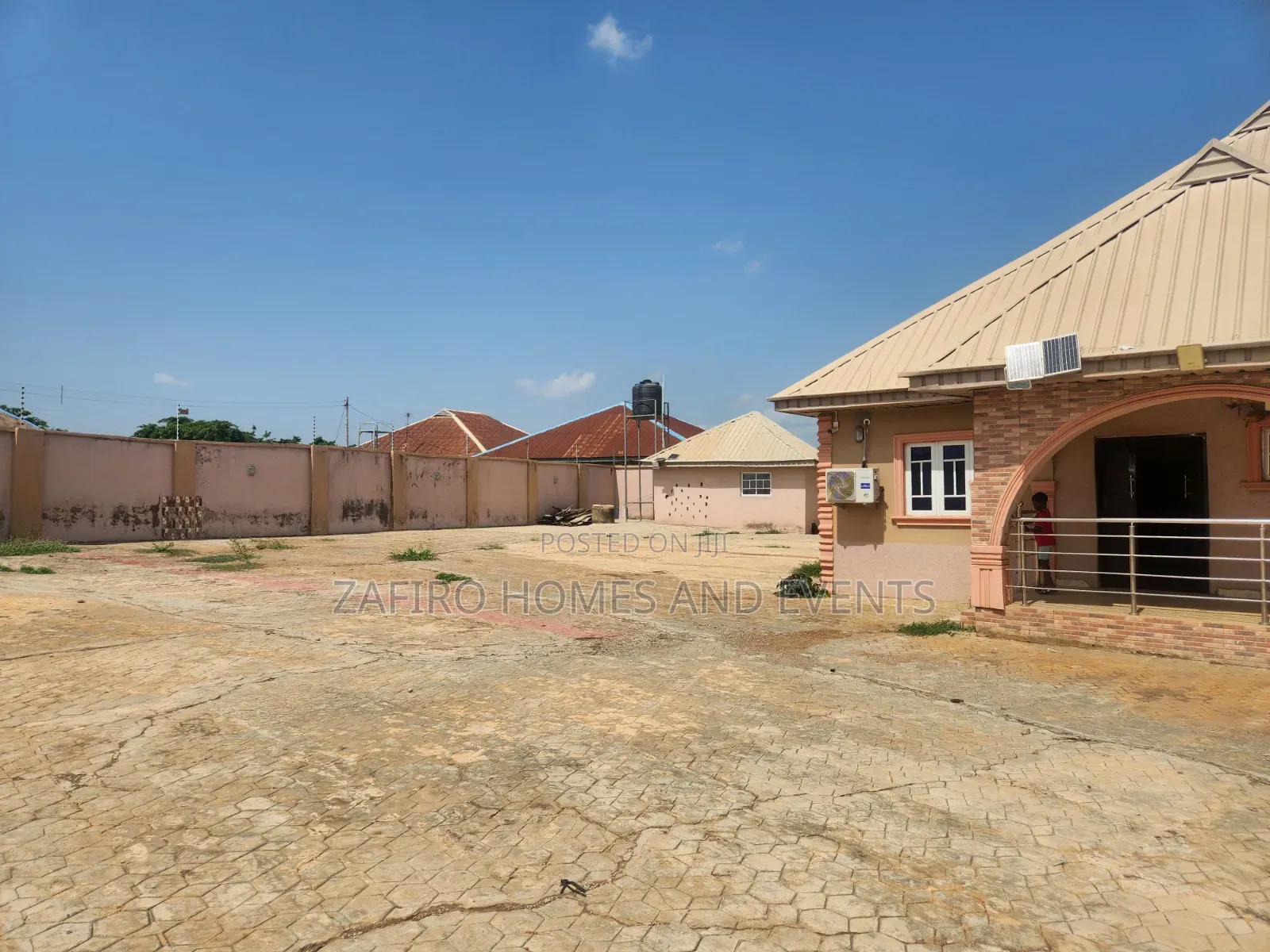 3bdrm Bungalow in Olorunda Abaa, Ibadan for sale in Ibadan