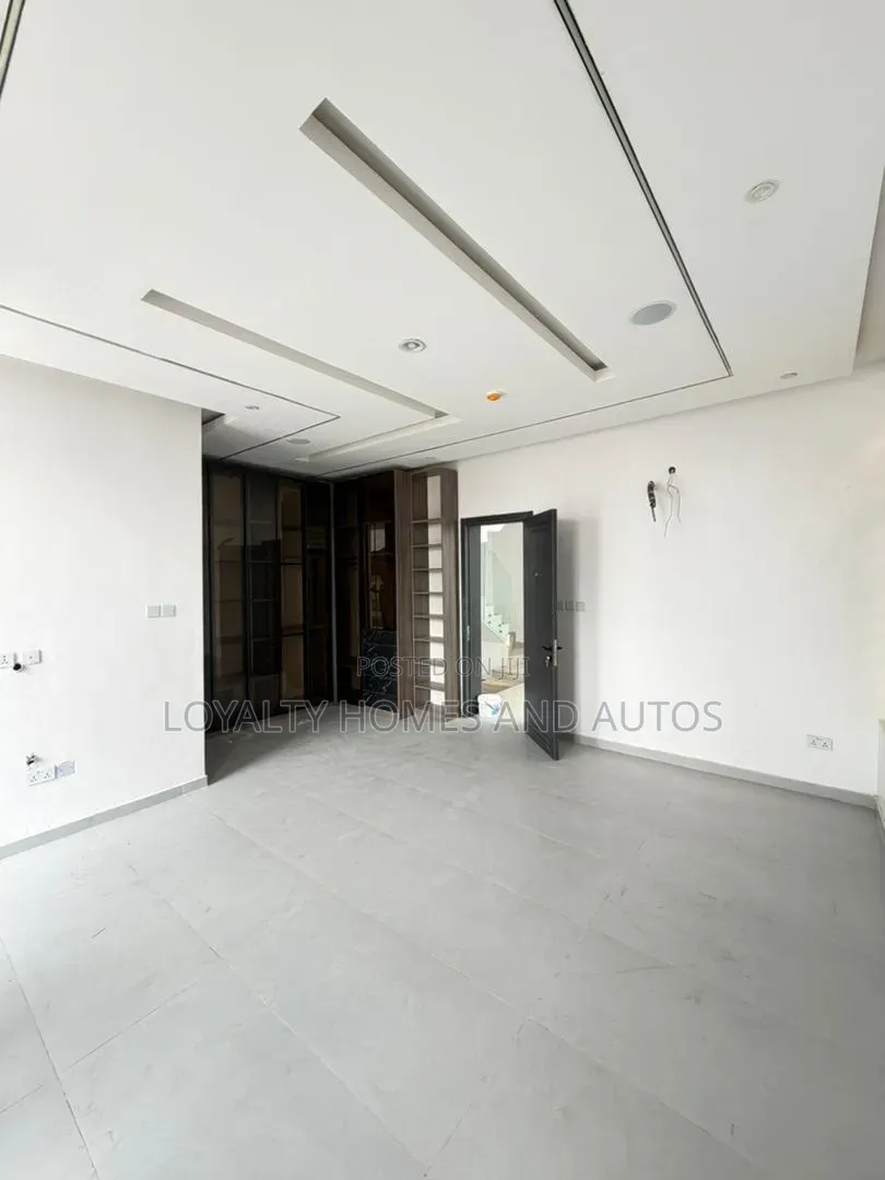 4bdrm Duplex in Omole Phase 1 for sale in Omole Phase 1
