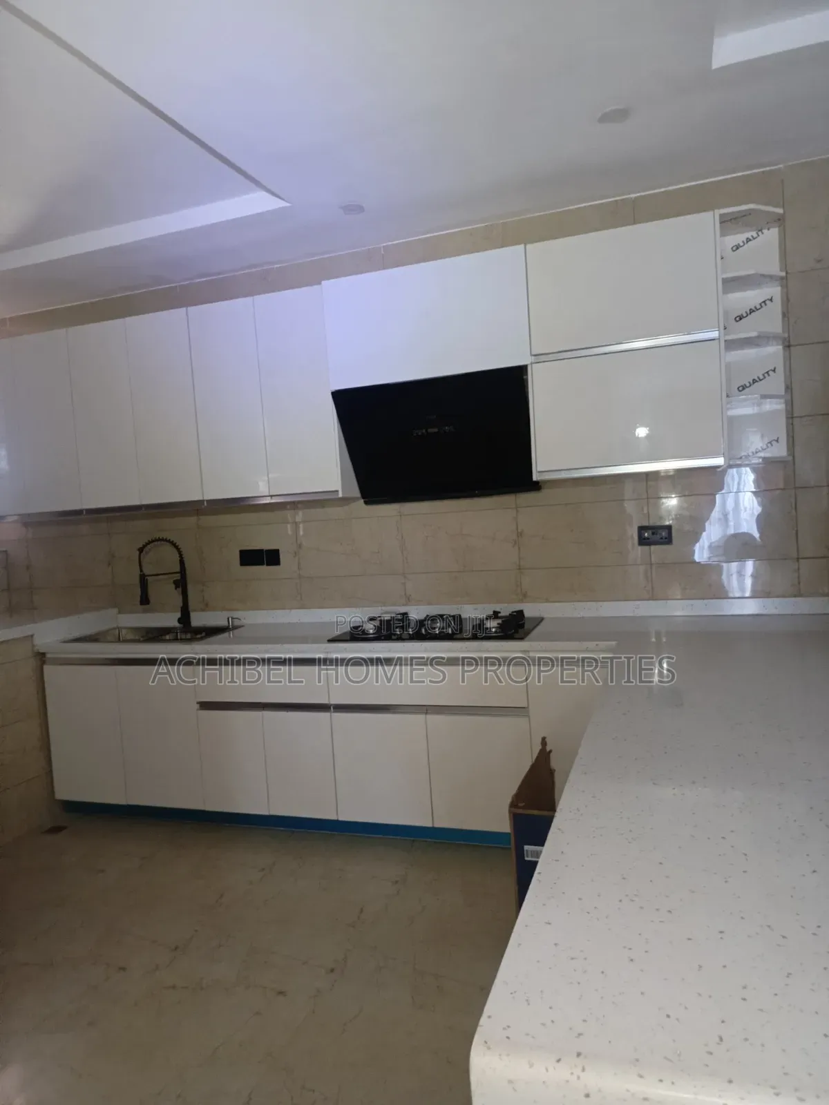Furnished 3bdrm Apartment in Off Kofo Abayomi, Adeola Odeku for sale in Adeola Odeku
