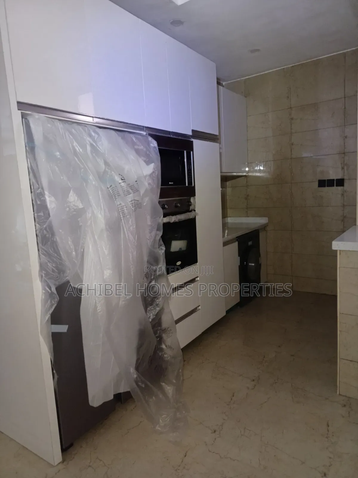 Furnished 3bdrm Apartment in Off Kofo Abayomi, Adeola Odeku for sale in Adeola Odeku