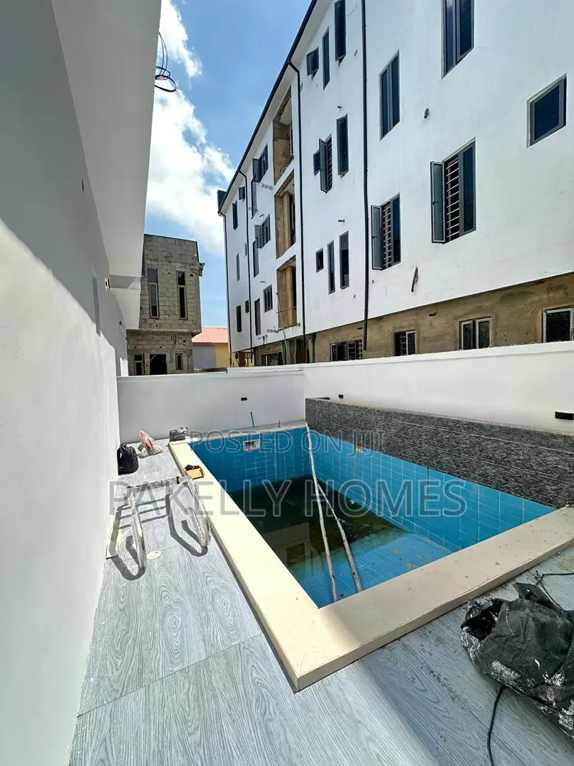 Luxury Exquisite Spacious 5 Bedroom Fully Detached Duplex in VGC / Ajah