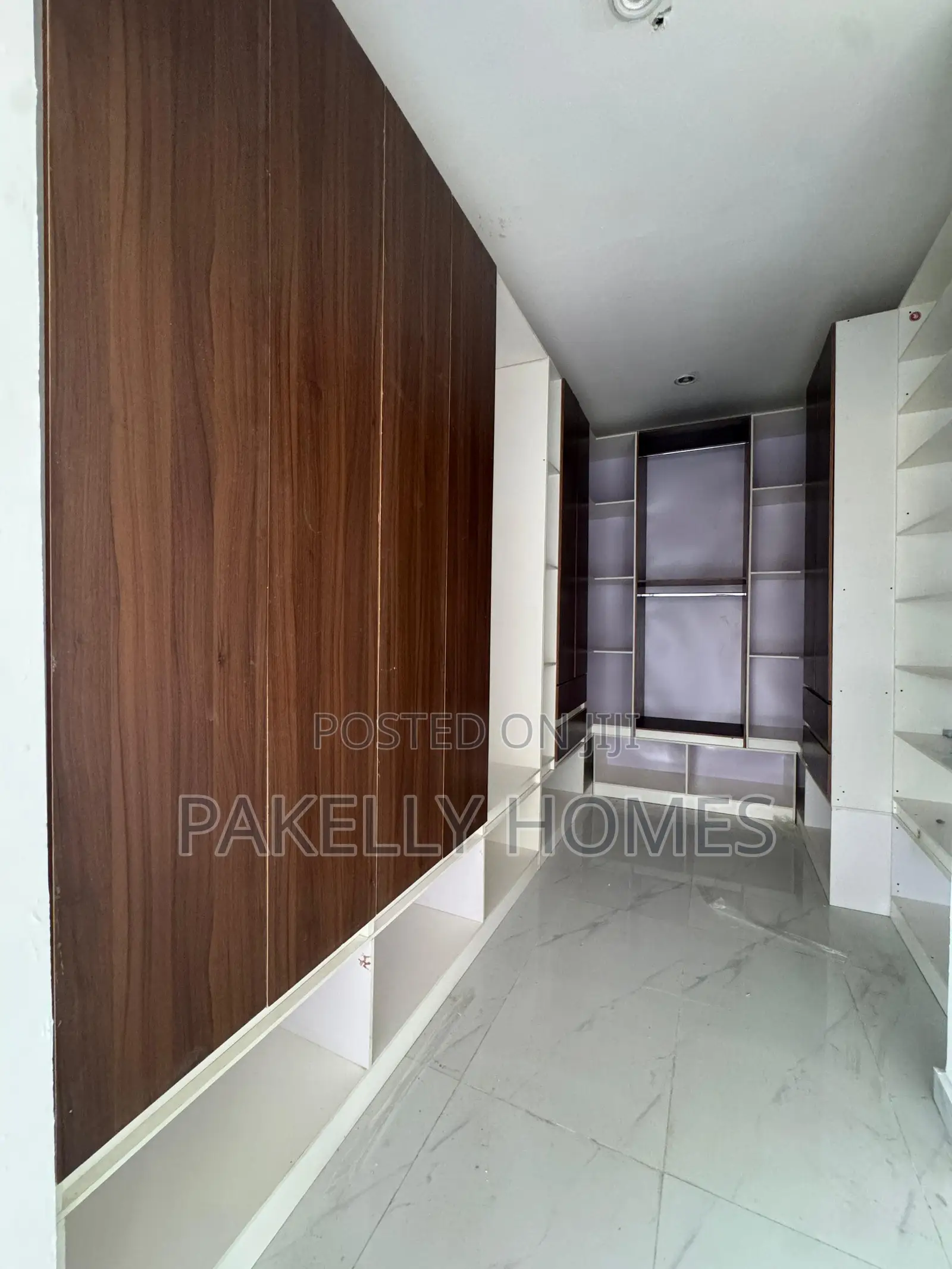 5 Bedroom With Pool in Ologolo
