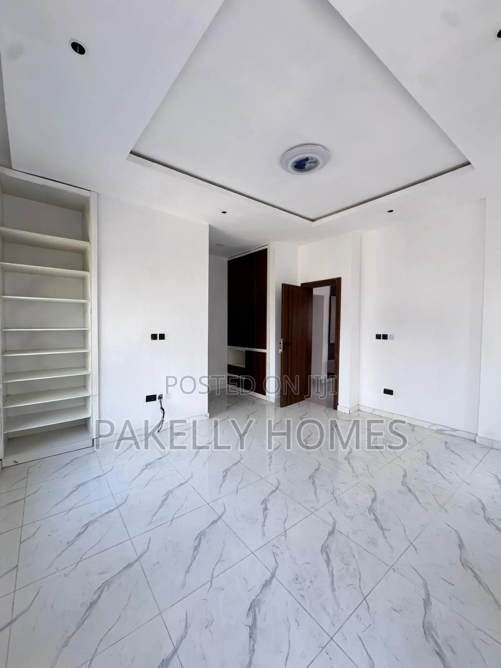 5 Bedroom With Pool in Ologolo