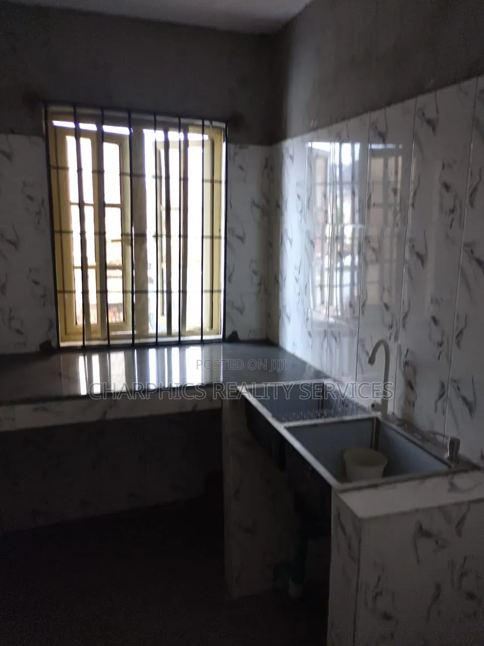 Furnished 3bdrm Block of Flats in Aguda / Surulere for sale in Aguda / Surulere