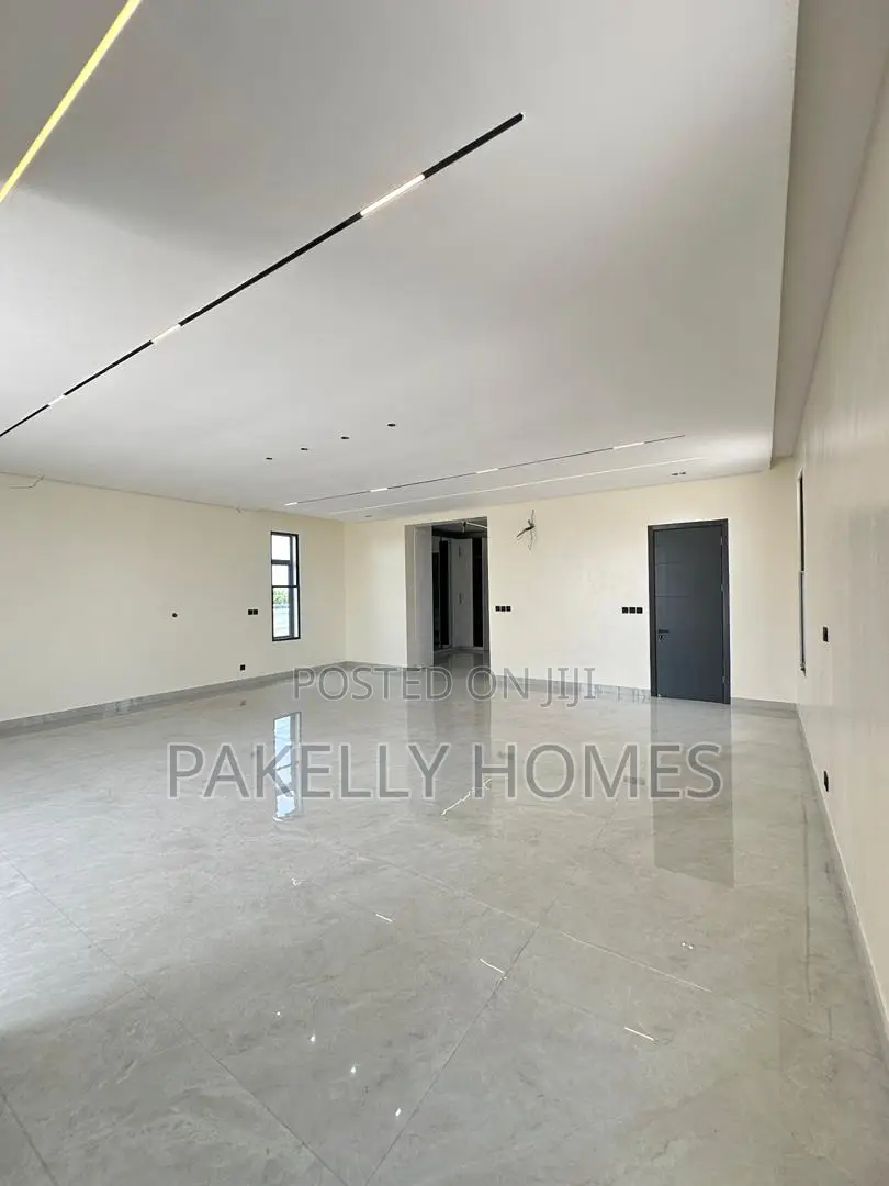 Fully Furnished Luxury 5 Bedroom Detached Duplex in Chevron
