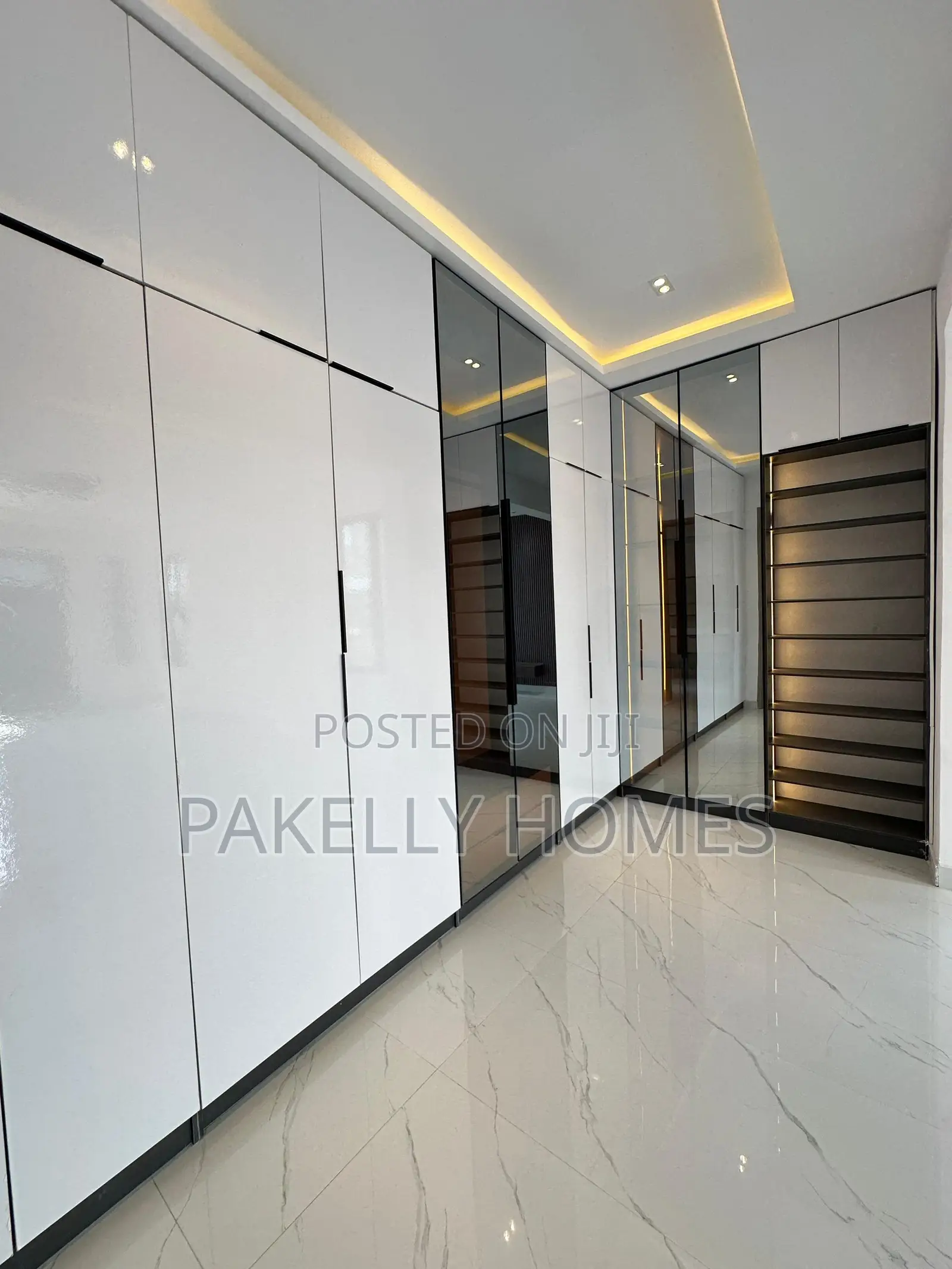 Exquisite Spacious Luxury 5 Bedroom Detached Duplex in Lekki Phase 1