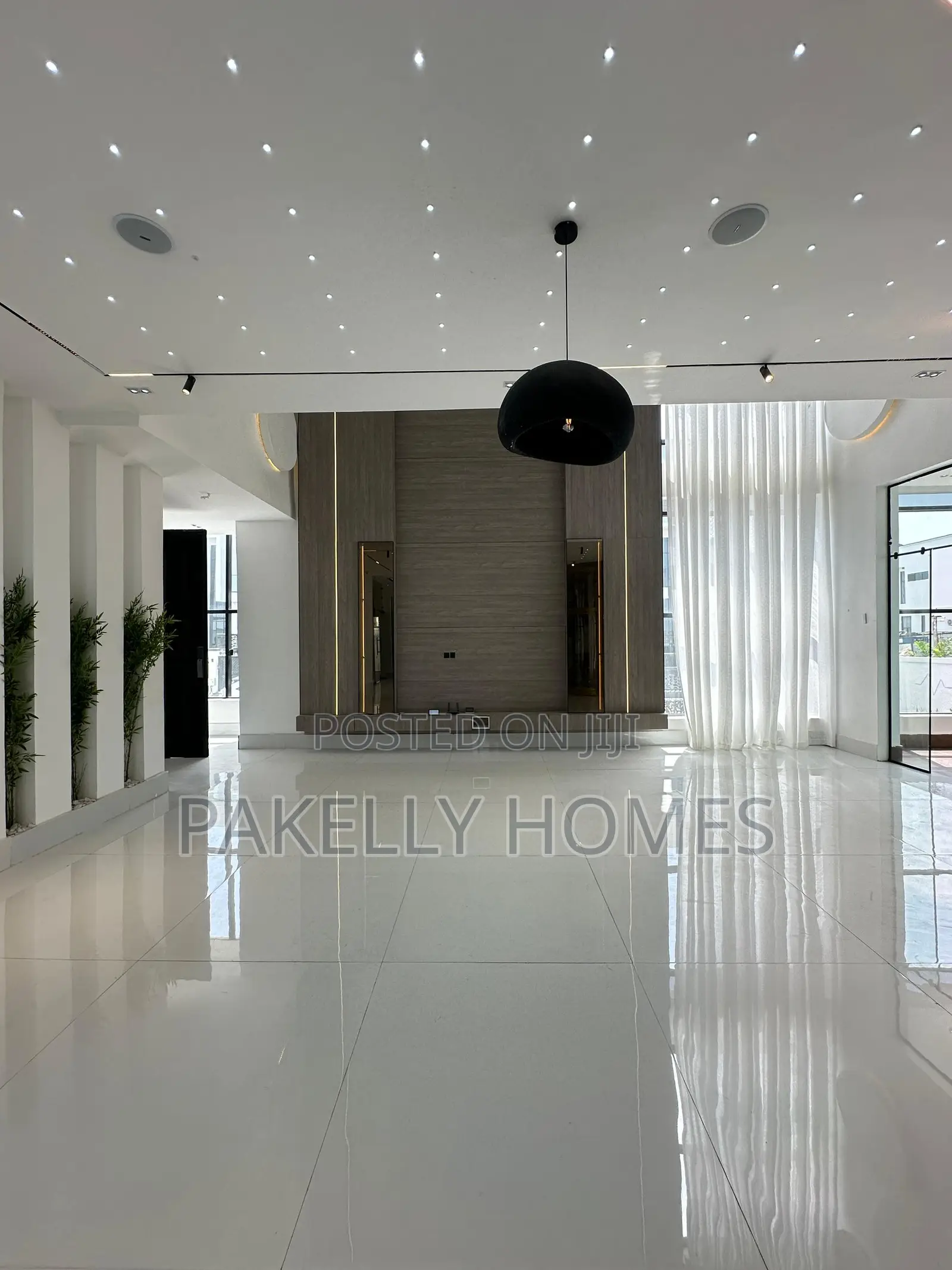 Outstanding, Exquisite, Spacious 5 Bedroom Detached Duplex in Chevron